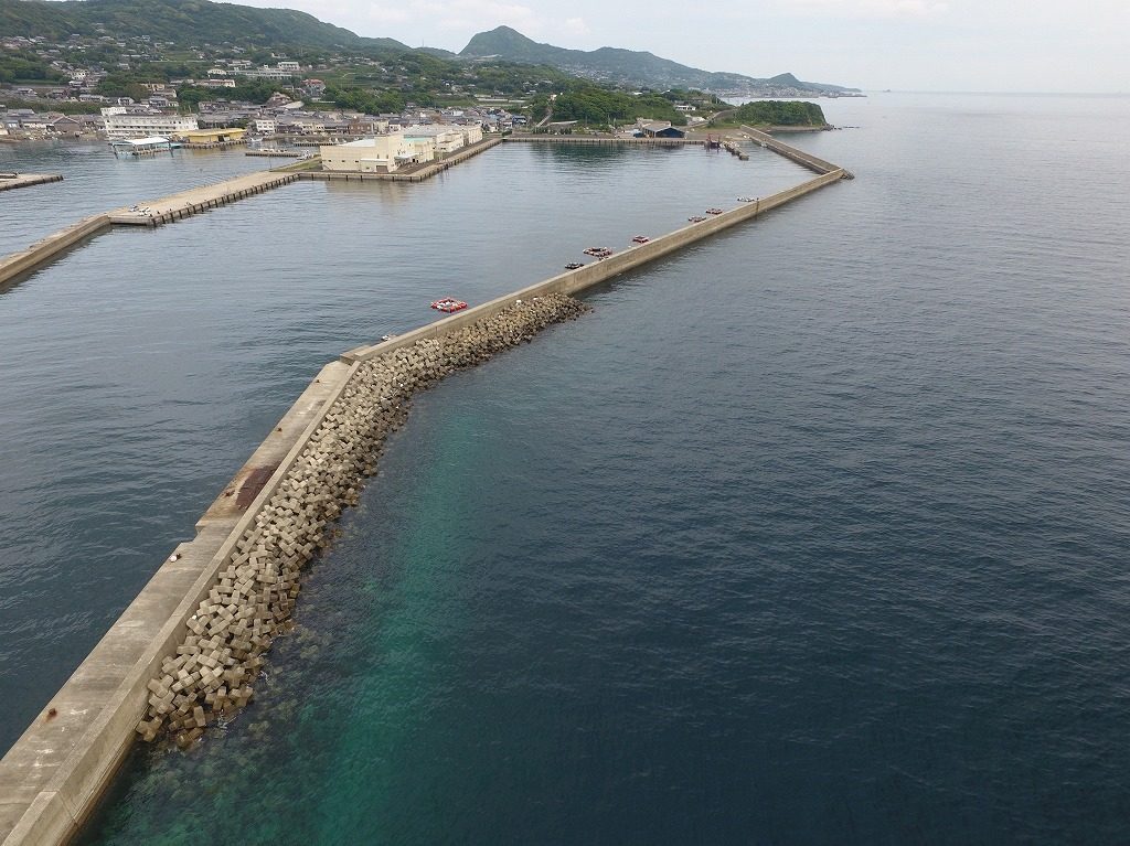 平戸エギングポイント春日港 3kg台のアオリイカが狙える生月大橋近くの漁港